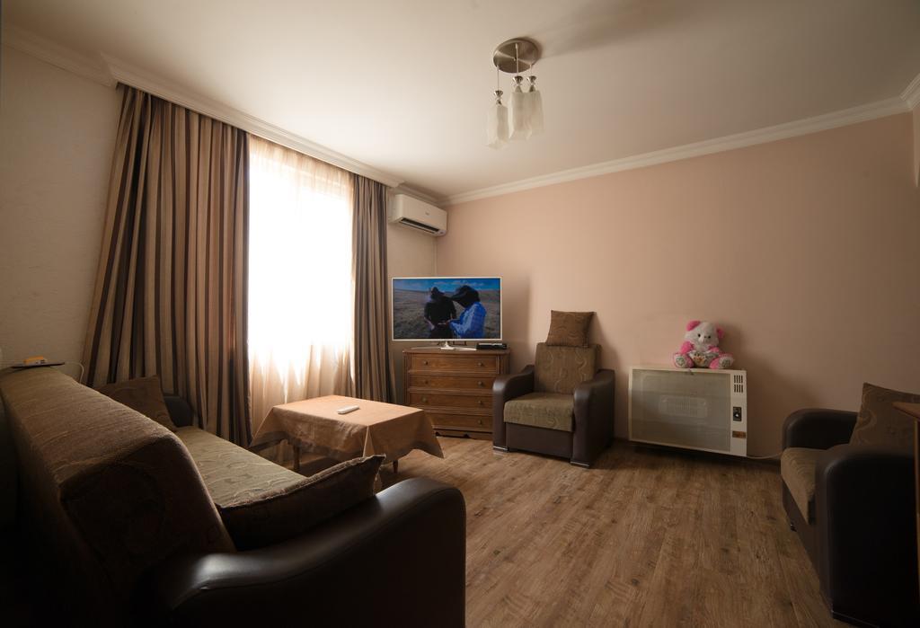 Angisa Apartment บาทูมิ ภายนอก รูปภาพ